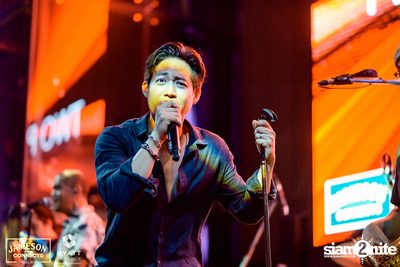 บรรยากาศคอนเสิร์ตจาก Two Popetorn และ Be Peerapat ที่ Spectrum Lounge & Bar — photo 73