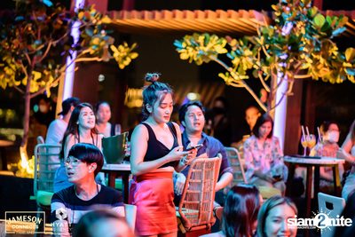 บรรยากาศคอนเสิร์ตจาก Two Popetorn และ Be Peerapat ที่ Spectrum Lounge & Bar — photo 74