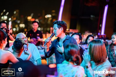 บรรยากาศคอนเสิร์ตจาก Two Popetorn และ Be Peerapat ที่ Spectrum Lounge & Bar — photo 76