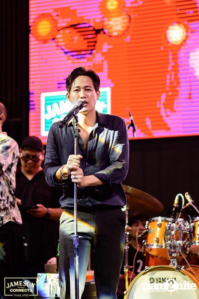 บรรยากาศคอนเสิร์ตจาก Two Popetorn และ Be Peerapat ที่ Spectrum Lounge & Bar — photo 84
