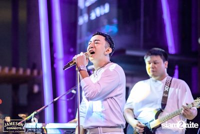 บรรยากาศคอนเสิร์ตจาก Two Popetorn และ Be Peerapat ที่ Spectrum Lounge & Bar — photo 93