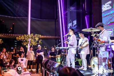 บรรยากาศคอนเสิร์ตจาก Two Popetorn และ Be Peerapat ที่ Spectrum Lounge & Bar — photo 97