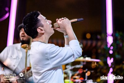 บรรยากาศคอนเสิร์ตจาก Two Popetorn และ Be Peerapat ที่ Spectrum Lounge & Bar — photo 102
