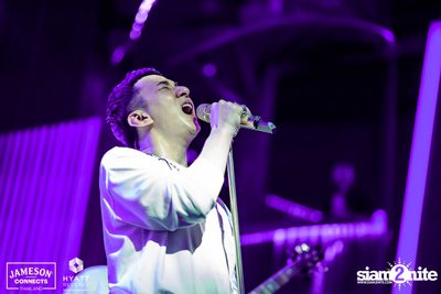 บรรยากาศคอนเสิร์ตจาก Two Popetorn และ Be Peerapat ที่ Spectrum Lounge & Bar — photo 109