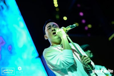 บรรยากาศคอนเสิร์ตจาก Two Popetorn และ Be Peerapat ที่ Spectrum Lounge & Bar — photo 111