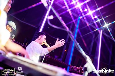 บรรยากาศคอนเสิร์ตจาก Two Popetorn และ Be Peerapat ที่ Spectrum Lounge & Bar — photo 127