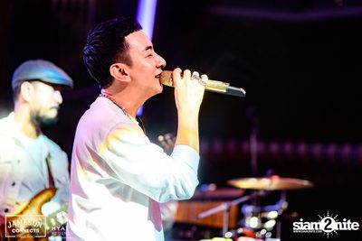 บรรยากาศคอนเสิร์ตจาก Two Popetorn และ Be Peerapat ที่ Spectrum Lounge & Bar — photo 128