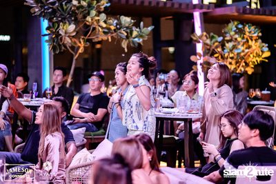 บรรยากาศคอนเสิร์ตจาก Two Popetorn และ Be Peerapat ที่ Spectrum Lounge & Bar — photo 131