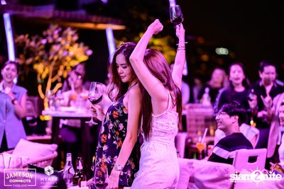 บรรยากาศคอนเสิร์ตจาก Two Popetorn และ Be Peerapat ที่ Spectrum Lounge & Bar — photo 138