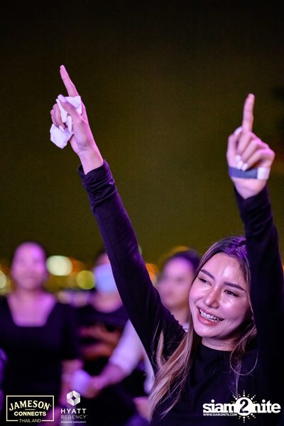 บรรยากาศคอนเสิร์ตจาก Two Popetorn และ Be Peerapat ที่ Spectrum Lounge & Bar — photo 144