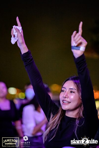 บรรยากาศคอนเสิร์ตจาก Two Popetorn และ Be Peerapat ที่ Spectrum Lounge & Bar — photo 145