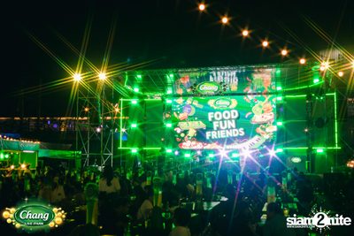 คอนเสิร์ตวง Klear ที่ลานกิจกรรมศูนย์การค้า The Street Ratchada กับงาน Chang Live Park FOOD FUN FRIENDS — photo 6