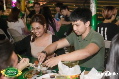 คอนเสิร์ตวง Klear ที่ลานกิจกรรมศูนย์การค้า The Street Ratchada กับงาน Chang Live Park FOOD FUN FRIENDS — photo 9