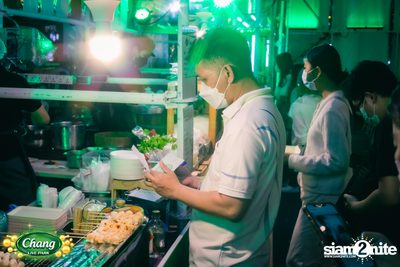 คอนเสิร์ตวง Klear ที่ลานกิจกรรมศูนย์การค้า The Street Ratchada กับงาน Chang Live Park FOOD FUN FRIENDS — photo 12