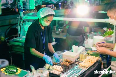 คอนเสิร์ตวง Klear ที่ลานกิจกรรมศูนย์การค้า The Street Ratchada กับงาน Chang Live Park FOOD FUN FRIENDS — photo 13