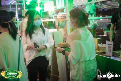 คอนเสิร์ตวง Klear ที่ลานกิจกรรมศูนย์การค้า The Street Ratchada กับงาน Chang Live Park FOOD FUN FRIENDS — photo 16