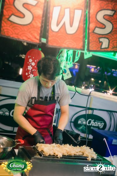 คอนเสิร์ตวง Klear ที่ลานกิจกรรมศูนย์การค้า The Street Ratchada กับงาน Chang Live Park FOOD FUN FRIENDS — photo 22