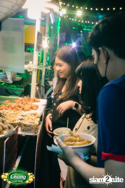คอนเสิร์ตวง Klear ที่ลานกิจกรรมศูนย์การค้า The Street Ratchada กับงาน Chang Live Park FOOD FUN FRIENDS — photo 26