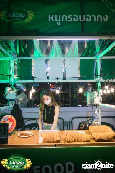 คอนเสิร์ตวง Klear ที่ลานกิจกรรมศูนย์การค้า The Street Ratchada กับงาน Chang Live Park FOOD FUN FRIENDS — photo 29