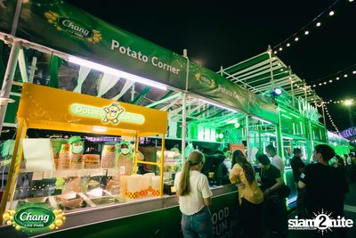 คอนเสิร์ตวง Klear ที่ลานกิจกรรมศูนย์การค้า The Street Ratchada กับงาน Chang Live Park FOOD FUN FRIENDS — photo 48