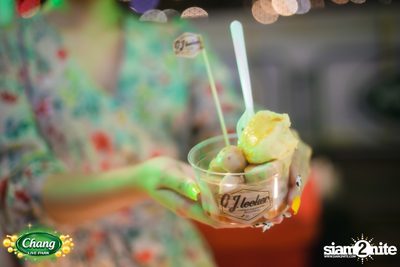คอนเสิร์ตวง Klear ที่ลานกิจกรรมศูนย์การค้า The Street Ratchada กับงาน Chang Live Park FOOD FUN FRIENDS — photo 51