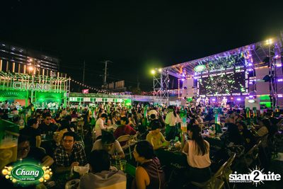 คอนเสิร์ตวง Klear ที่ลานกิจกรรมศูนย์การค้า The Street Ratchada กับงาน Chang Live Park FOOD FUN FRIENDS — photo 59