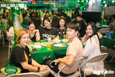 คอนเสิร์ตวง Klear ที่ลานกิจกรรมศูนย์การค้า The Street Ratchada กับงาน Chang Live Park FOOD FUN FRIENDS — photo 85