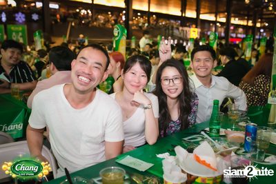 คอนเสิร์ตวง Klear ที่ลานกิจกรรมศูนย์การค้า The Street Ratchada กับงาน Chang Live Park FOOD FUN FRIENDS — photo 87
