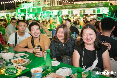 คอนเสิร์ตวง Klear ที่ลานกิจกรรมศูนย์การค้า The Street Ratchada กับงาน Chang Live Park FOOD FUN FRIENDS — photo 88