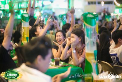 คอนเสิร์ตวง Klear ที่ลานกิจกรรมศูนย์การค้า The Street Ratchada กับงาน Chang Live Park FOOD FUN FRIENDS — photo 100