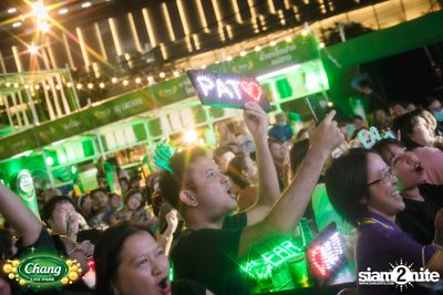 คอนเสิร์ตวง Klear ที่ลานกิจกรรมศูนย์การค้า The Street Ratchada กับงาน Chang Live Park FOOD FUN FRIENDS — photo 105