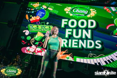 คอนเสิร์ตวง Klear ที่ลานกิจกรรมศูนย์การค้า The Street Ratchada กับงาน Chang Live Park FOOD FUN FRIENDS — photo 109