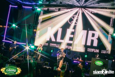 คอนเสิร์ตวง Klear ที่ลานกิจกรรมศูนย์การค้า The Street Ratchada กับงาน Chang Live Park FOOD FUN FRIENDS — photo 115