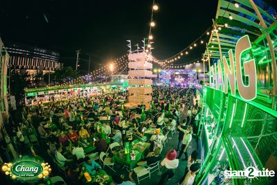 คอนเสิร์ตวง Klear ที่ลานกิจกรรมศูนย์การค้า The Street Ratchada กับงาน Chang Live Park FOOD FUN FRIENDS — photo 123