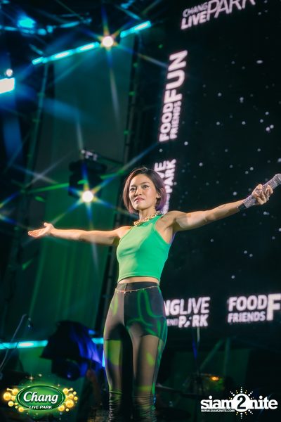 คอนเสิร์ตวง Klear ที่ลานกิจกรรมศูนย์การค้า The Street Ratchada กับงาน Chang Live Park FOOD FUN FRIENDS — photo 127