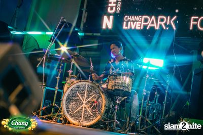 คอนเสิร์ตวง Klear ที่ลานกิจกรรมศูนย์การค้า The Street Ratchada กับงาน Chang Live Park FOOD FUN FRIENDS — photo 130