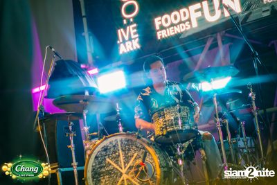 คอนเสิร์ตวง Klear ที่ลานกิจกรรมศูนย์การค้า The Street Ratchada กับงาน Chang Live Park FOOD FUN FRIENDS — photo 146
