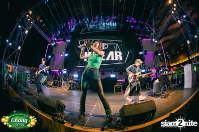 คอนเสิร์ตวง Klear ที่ลานกิจกรรมศูนย์การค้า The Street Ratchada กับงาน Chang Live Park FOOD FUN FRIENDS — photo 151