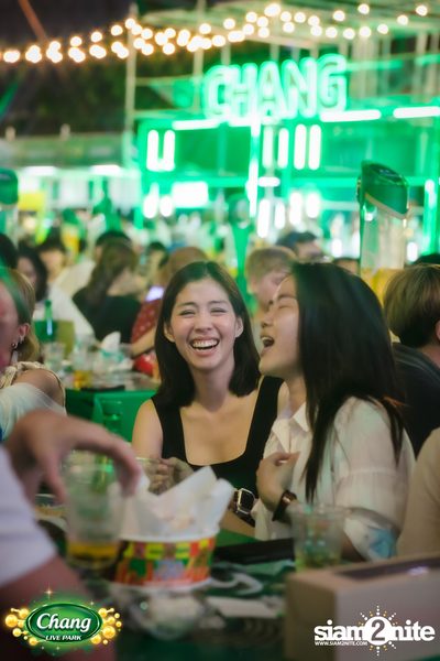 คอนเสิร์ตวง Klear ที่ลานกิจกรรมศูนย์การค้า The Street Ratchada กับงาน Chang Live Park FOOD FUN FRIENDS — photo 152