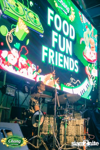 คอนเสิร์ตวง Klear ที่ลานกิจกรรมศูนย์การค้า The Street Ratchada กับงาน Chang Live Park FOOD FUN FRIENDS — photo 163