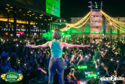 คอนเสิร์ตวง Klear ที่ลานกิจกรรมศูนย์การค้า The Street Ratchada กับงาน Chang Live Park FOOD FUN FRIENDS — photo 165