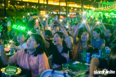 คอนเสิร์ตวง Klear ที่ลานกิจกรรมศูนย์การค้า The Street Ratchada กับงาน Chang Live Park FOOD FUN FRIENDS — photo 167