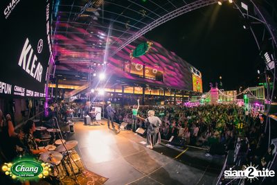 คอนเสิร์ตวง Klear ที่ลานกิจกรรมศูนย์การค้า The Street Ratchada กับงาน Chang Live Park FOOD FUN FRIENDS — photo 174
