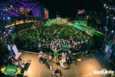 คอนเสิร์ตวง Klear ที่ลานกิจกรรมศูนย์การค้า The Street Ratchada กับงาน Chang Live Park FOOD FUN FRIENDS — photo 176