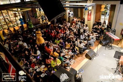 ภาพบรรยากาศคอนเสิร์ต Sarah Salola ft. DoubleBam, JIXGO ที่ Happy Fish Asiatique — photo 6