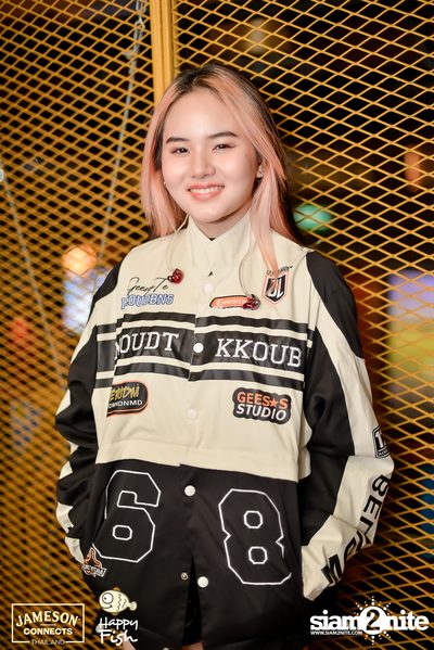 ภาพบรรยากาศคอนเสิร์ต Sarah Salola ft. DoubleBam, JIXGO ที่ Happy Fish Asiatique — photo 19