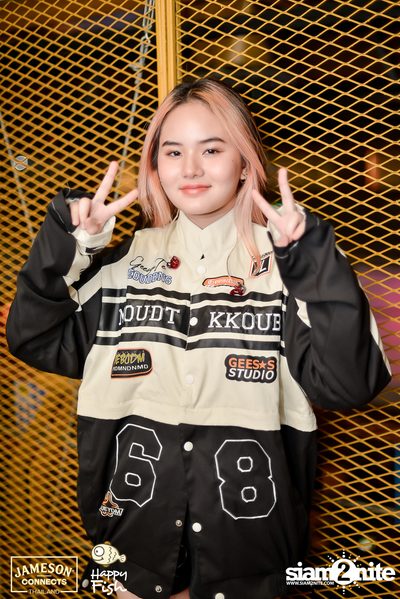 ภาพบรรยากาศคอนเสิร์ต Sarah Salola ft. DoubleBam, JIXGO ที่ Happy Fish Asiatique — photo 20