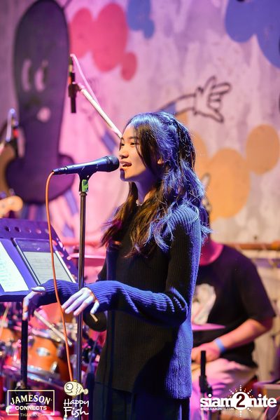 ภาพบรรยากาศคอนเสิร์ต Sarah Salola ft. DoubleBam, JIXGO ที่ Happy Fish Asiatique — photo 33