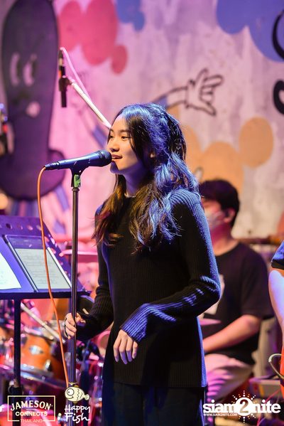 ภาพบรรยากาศคอนเสิร์ต Sarah Salola ft. DoubleBam, JIXGO ที่ Happy Fish Asiatique — photo 34