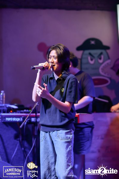 ภาพบรรยากาศคอนเสิร์ต Sarah Salola ft. DoubleBam, JIXGO ที่ Happy Fish Asiatique — photo 36